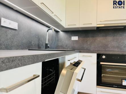 436837664_408292305433942_6310762887289836632_n | Pronájem bytu, 1+kk, 43 m²