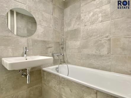 30CB2489-EA1C-4AAF-802A-A1D89C88262F | Pronájem bytu, 2+kk, 37 m²