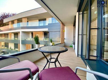 C9B5355D-8C21-4CF4-82B4-5A6E9F4978B3 | Pronájem bytu, 2+kk, 70 m²