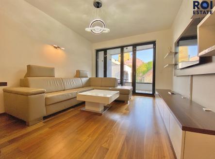 6CE0A400-D460-434D-897E-2F9B07FDD919 | Pronájem bytu, 2+kk, 70 m²