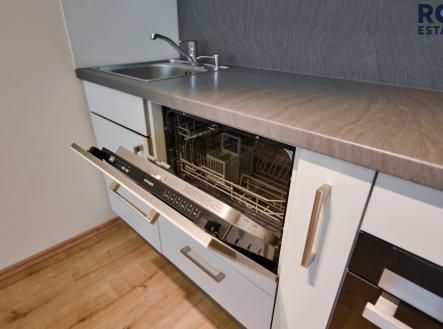 Freyova-19 | Pronájem bytu, 1+kk, 33 m²