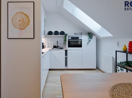 Tyrsova-9 | Pronájem bytu, 2+kk, 48 m²