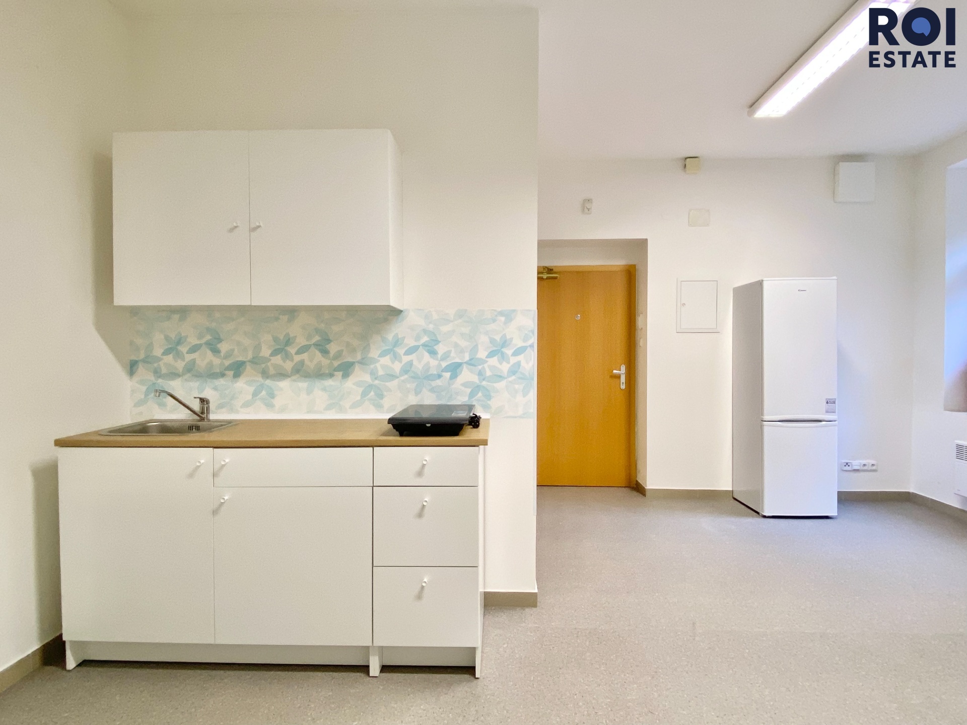 F8E7B8F0-9493-4A86-87AA-09439A0475B7