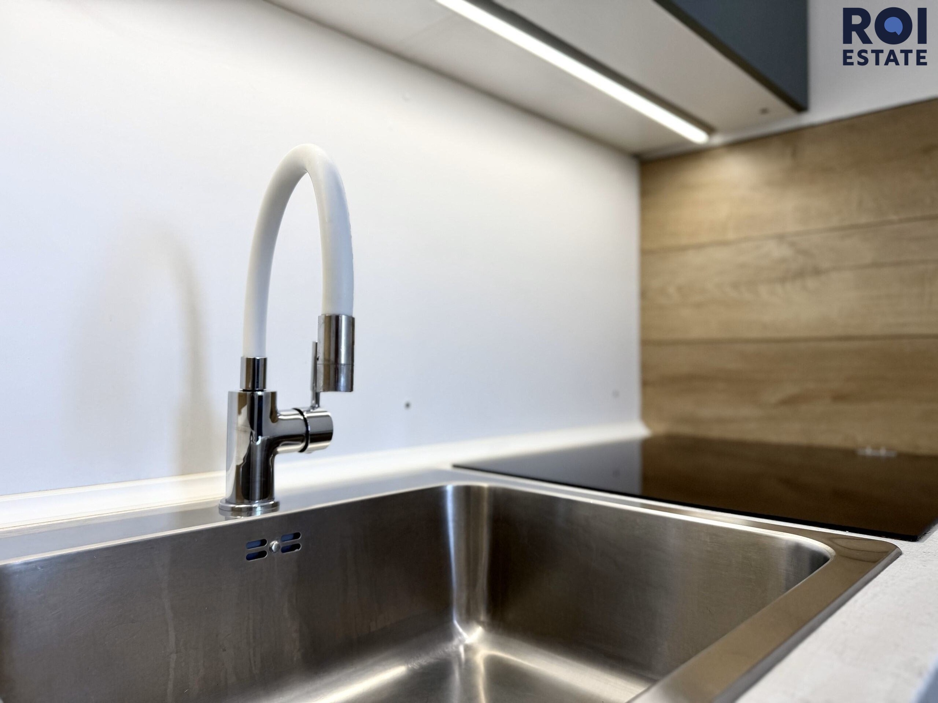 6f65768f-5469-4f9f-9551-aaa3520af1c8