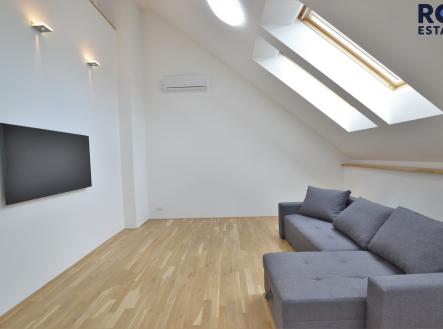 DSC_0026 | Pronájem bytu, 4+kk, 100 m²