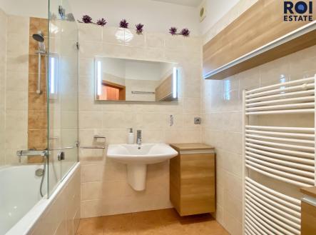 01D3C0BF-9C92-4E35-A088-A67798471EA2 | Pronájem bytu, 3+kk, 73 m²