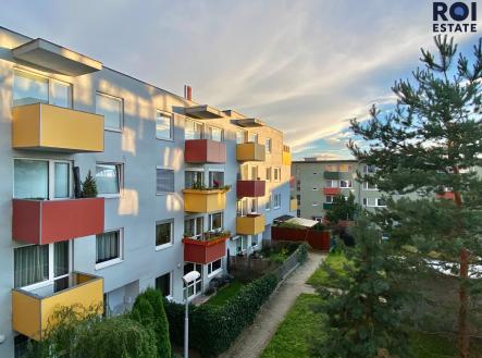 CB06DA31-ED4A-49EE-94CA-9CB4B345ABAE | Pronájem bytu, 3+kk, 73 m²