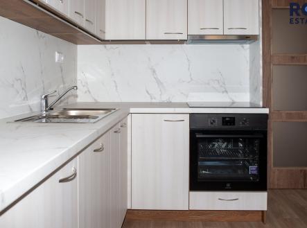 11 | Pronájem - dům/vila, 100 m²