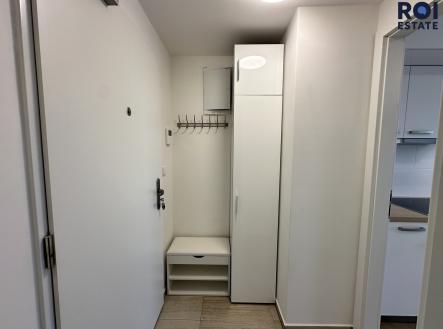 4 | Pronájem bytu, 1+kk, 31 m²
