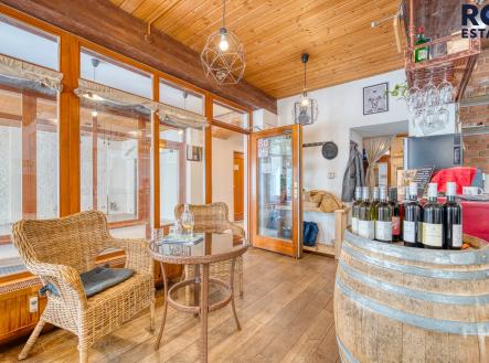 Pronájem - obchodní prostor, 50 m²