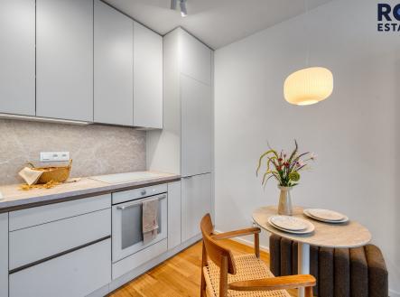 11 | Pronájem bytu, 1+kk, 39 m²