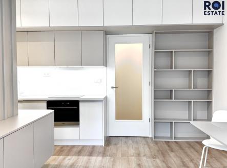 Slovákova  8A | Pronájem bytu, 1+kk, 38 m²
