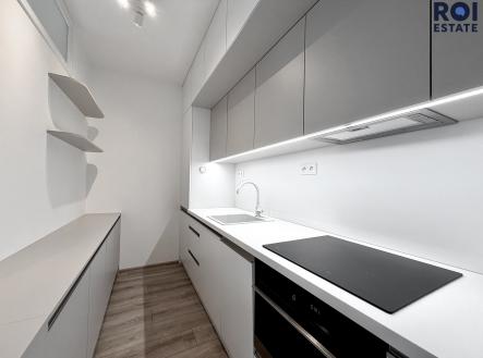Slovákova  8A | Pronájem bytu, 1+kk, 38 m²