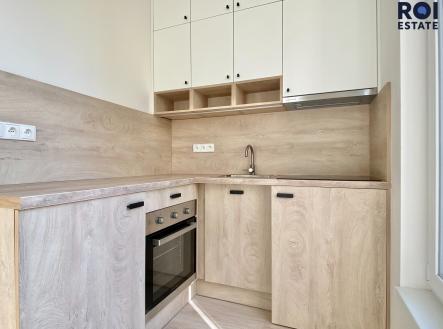 66C78385-FCE4-490D-96AD-BA62646EB9DE | Pronájem bytu, 1+kk, 28 m²