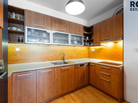 prodej-prosvetleneho-bytu-2-kk-s-balkonem-a-klimatizaci-brno-komarov-bri-zurku-2-7940b5 | Prodej bytu, 2+kk, 57 m²