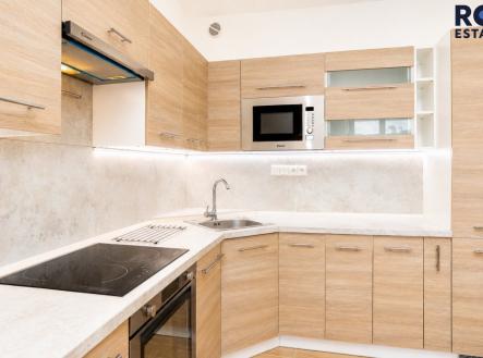 a - 13 | Pronájem bytu, 2+kk, 63 m²