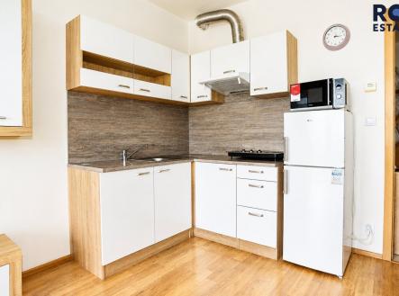 a - 3 | Pronájem bytu, 1+kk, 29 m²