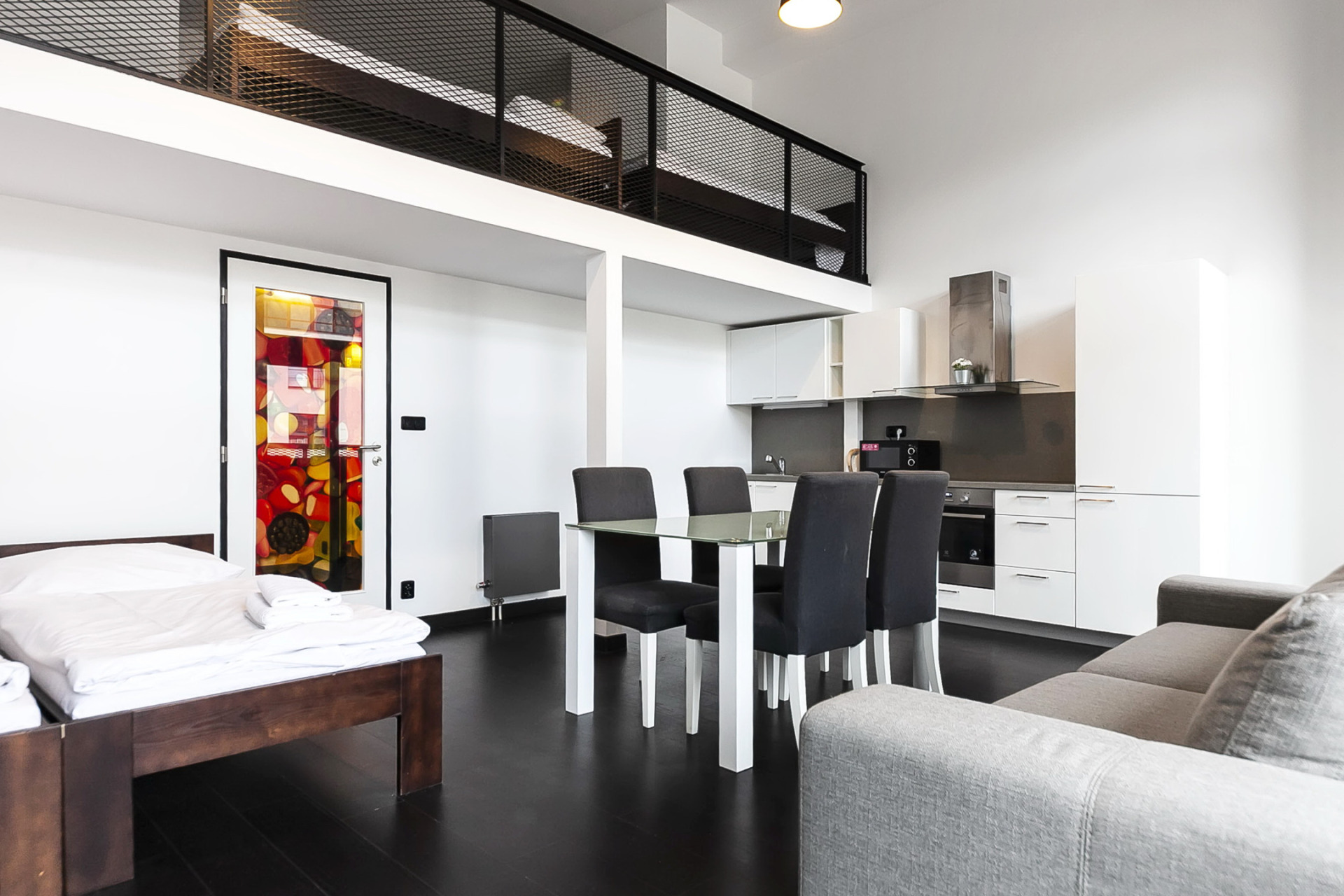 PRONÁJEM EXKLUZIVNÍ LOFTOVÉ REZIDENCE „LOFTS KŘIŽÍKOVA“ (46 APARTMANŮ), PRAHA 8 - KARLÍN 