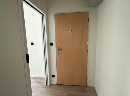 vchodové dveře | Prodej bytu, 2+kk, 36 m²