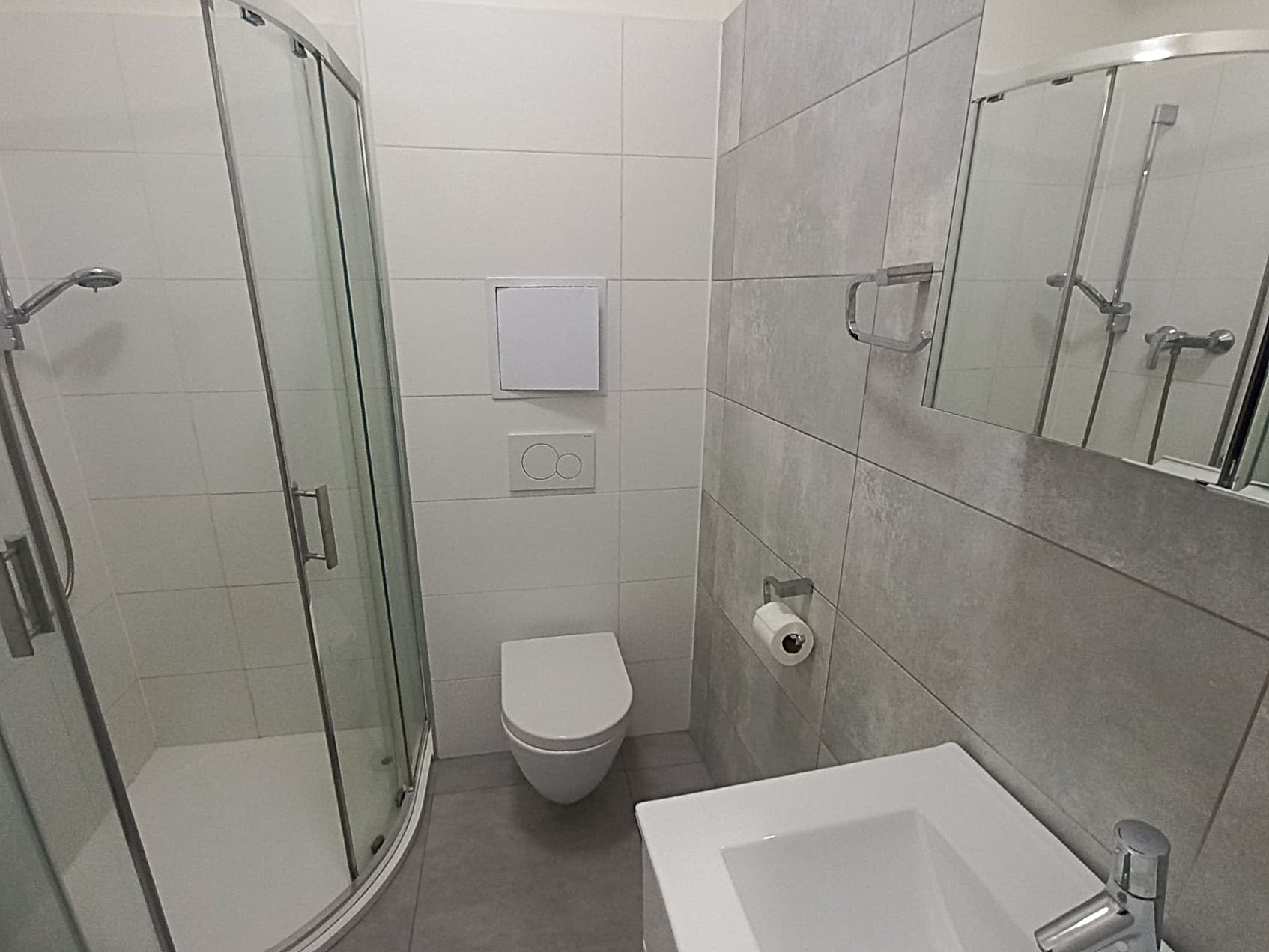 Nabízíme k prodeji světlý a udržovaný byt o dispozici 1+kk a celkové ploše 47 m², i na splátky 