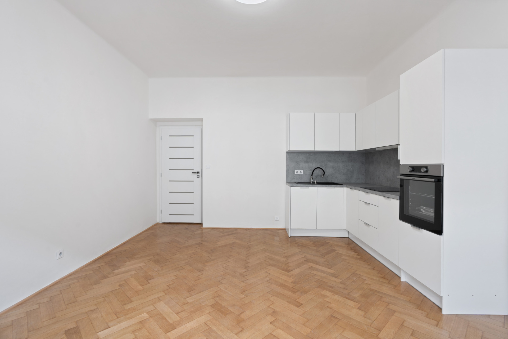 Prodej bytu 2+kk po rekonstrukci, v blízkosti Metra C, Praha 4, Na Pankráci