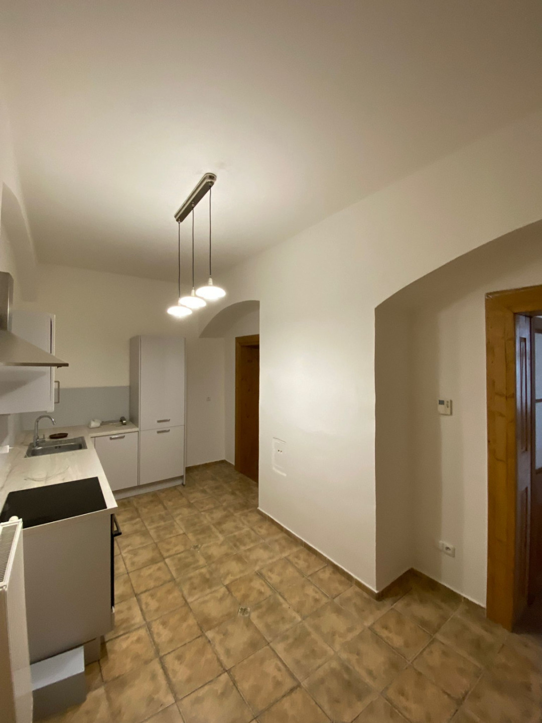 Pronájem slunného bytu 2+1 v domě přímo na Velkém náměstí v Hradci Králové