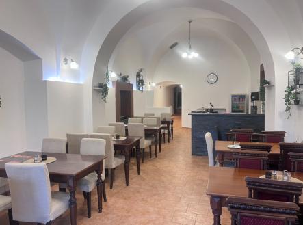 Pronájem - restaurace, 179 m²