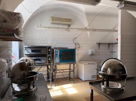 Pronájem - restaurace, 179 m²