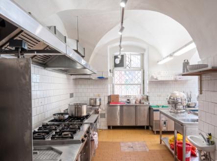 Pronájem - restaurace, 179 m²