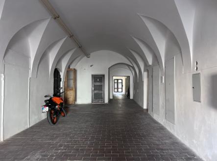 Pronájem - obchodní prostor, 94 m²