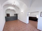 Pronájem - obchodní prostor, 94 m²