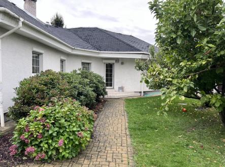 Pronájem - dům/vila, 160 m²