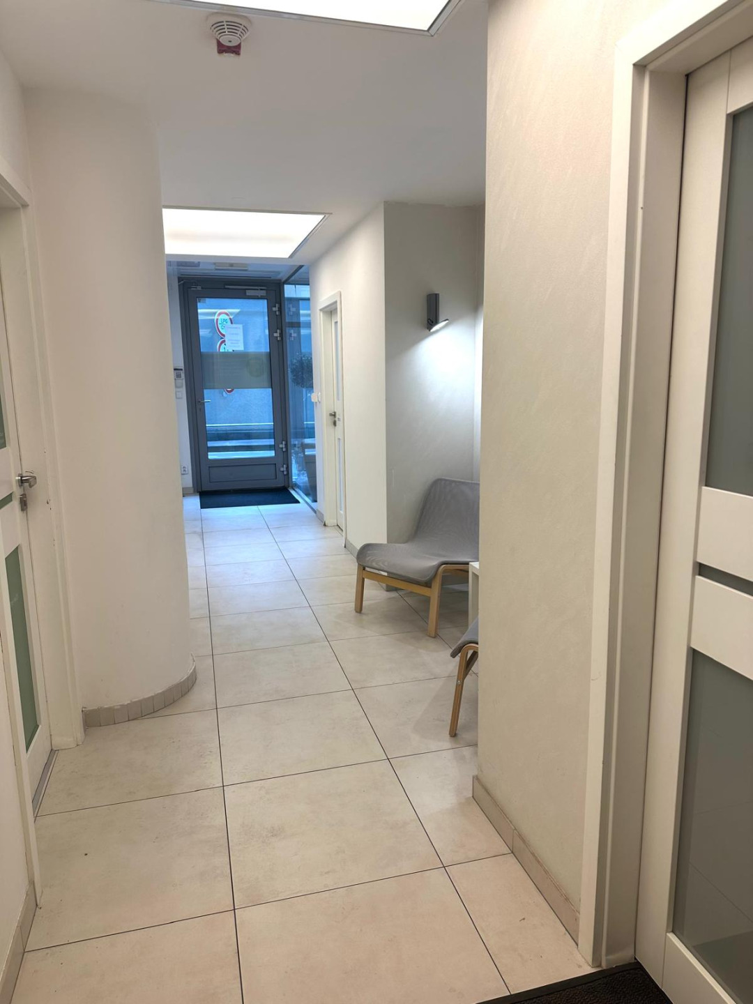Pronájem prostoru zkolaudovaného jako kosmetický salon – Praha 8, Karlín