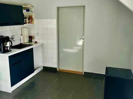 Pronájem - kanceláře, 102 m²