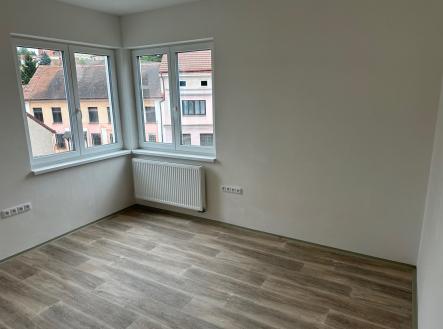 . | Pronájem - skladovací prostor, 370 m²