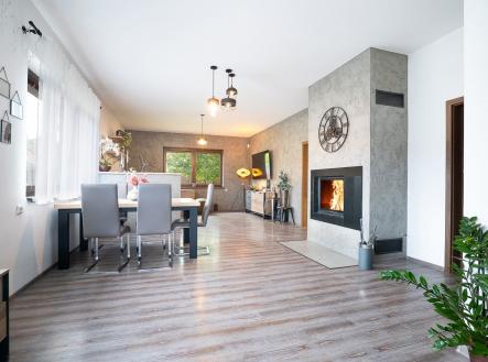 . | Prodej - dům/vila, 300 m²