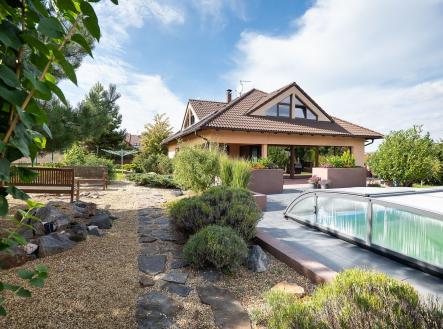 . | Prodej - dům/vila, 300 m²