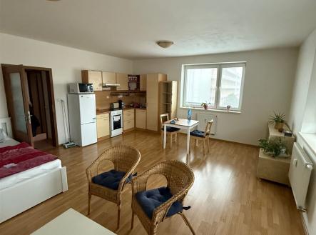 . | Pronájem bytu, 1+kk, 34 m²