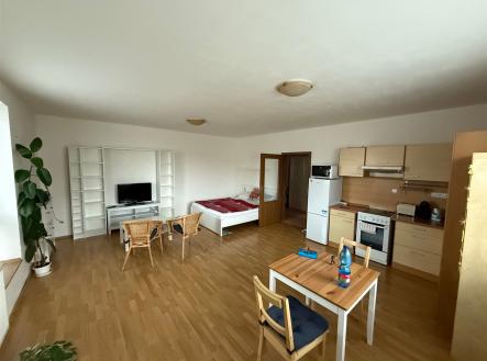 . | Pronájem bytu, 1+kk, 34 m²