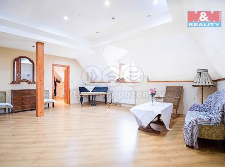pokoj v patře | Prodej - dům/vila, 260 m²