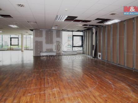 Pronájem - kanceláře, 210 m²