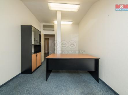 Pronájem - kanceláře, 183 m²