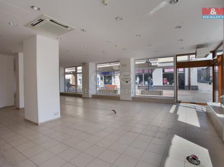 Pronájem - obchodní prostor, 262 m²