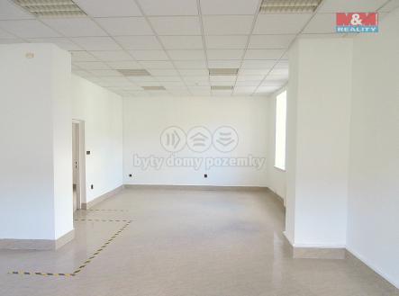 Pronájem - kanceláře, 530 m²