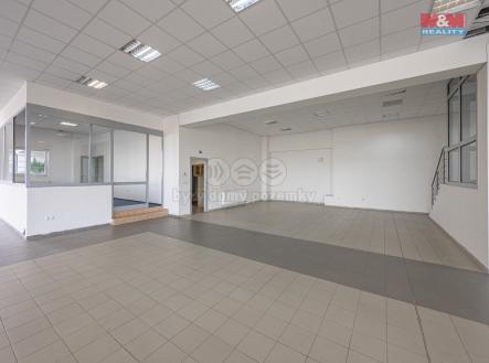 Pronájem - obchodní prostor, 416 m²