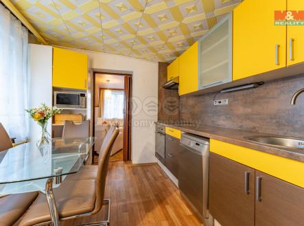 Kuchyně v horním bytě | Prodej - dům/vila, 170 m²