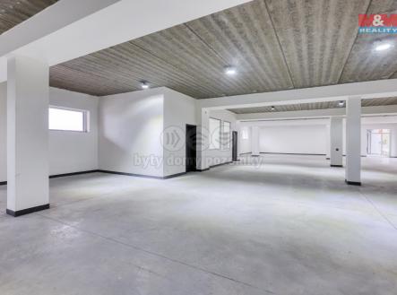 Pronájem - skladovací prostor, 563 m²