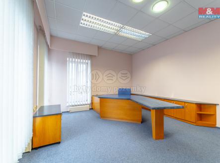 Pronájem - kanceláře, 152 m²