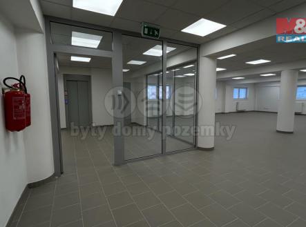 Pronájem - kanceláře, 207 m²