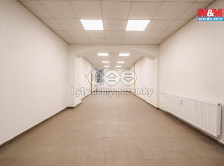 Pohled směrem od vchodu do místnostiPohled směrem od vchodu do místnosti | Prodej - obchodní prostor, 52 m²